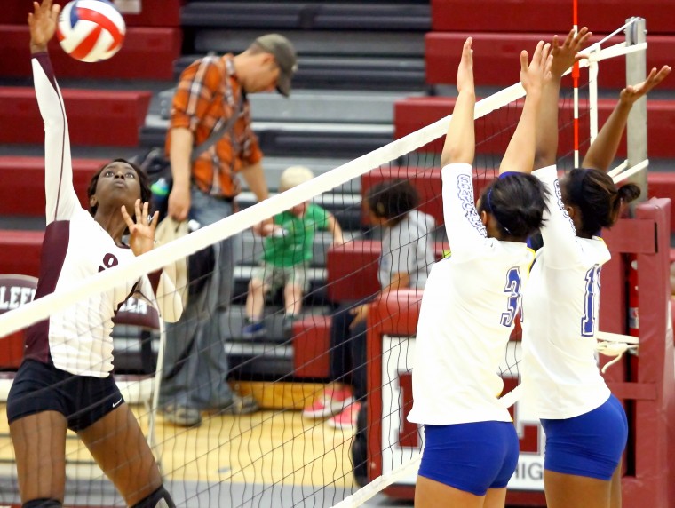 Cove Sweeps Killeen in 8-5A Contest